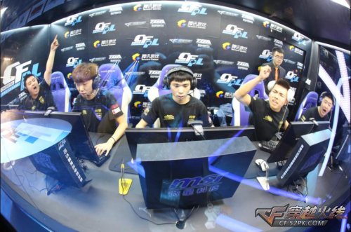 了一张黄牌 了一张黄牌