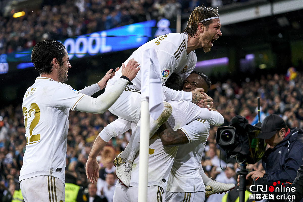 机进行互动 机进行互动