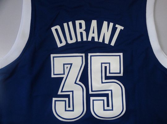 他还在发烧 他还在发烧